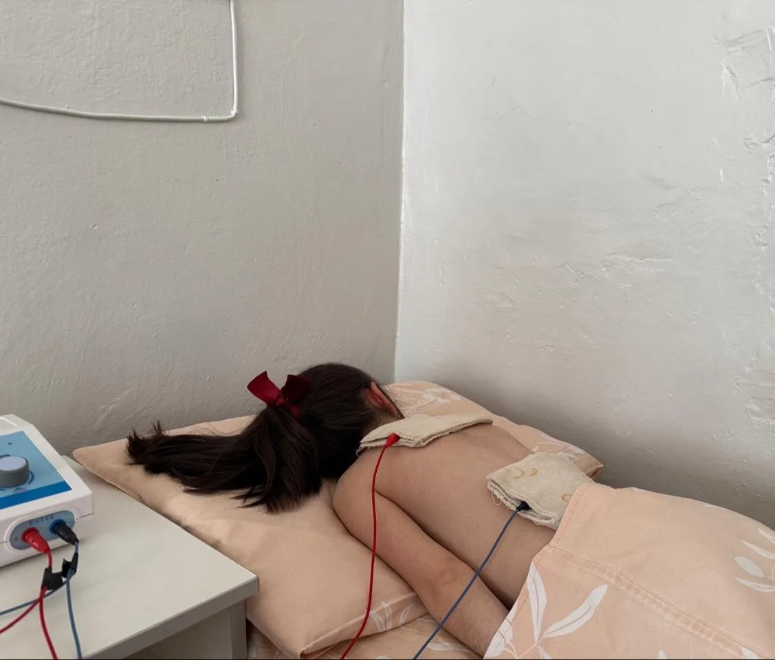 Проведение электрофореза на шейный отдел позвоночника