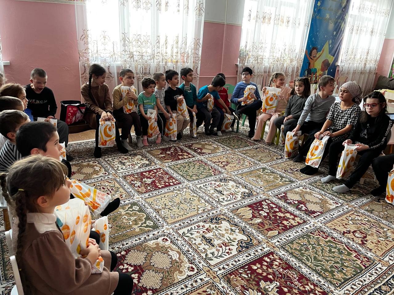 Встреча отца и сына: Участник СВО приехал для встречи с сыном, проходящим курс реабилитации.